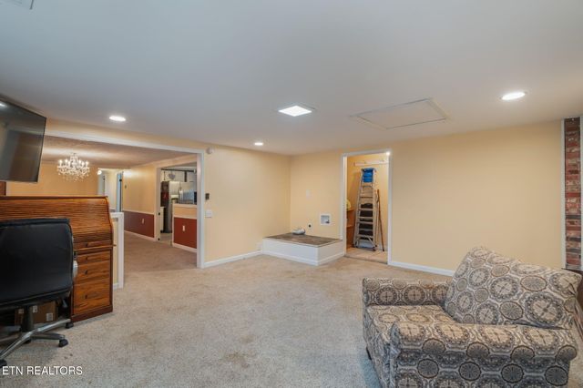 8404 Brickyard Rd Rd, Powell, TN 37849