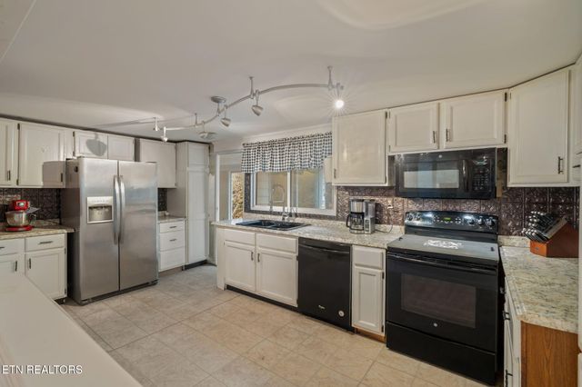 8404 Brickyard Rd Rd, Powell, TN 37849