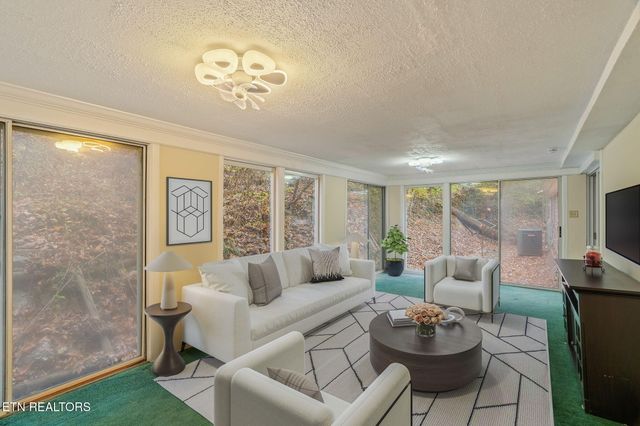 8404 Brickyard Rd Rd, Powell, TN 37849