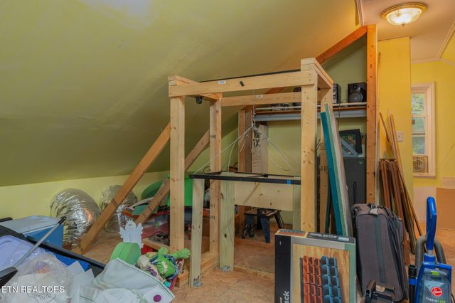 8404 Brickyard Rd Rd, Powell, TN 37849