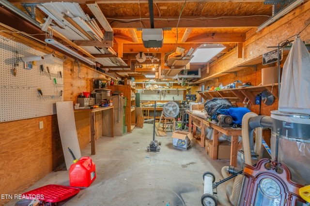 8404 Brickyard Rd Rd, Powell, TN 37849