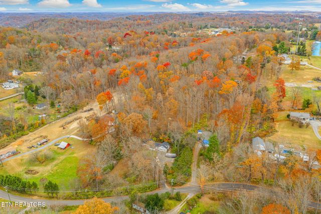 8404 Brickyard Rd Rd, Powell, TN 37849