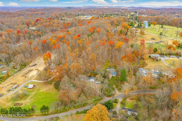 8404 Brickyard Rd Rd, Powell, TN 37849