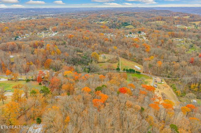 8404 Brickyard Rd Rd, Powell, TN 37849