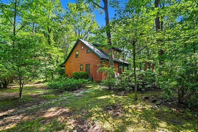 13189 Three Oaks Road, Sawyer, MI 49125