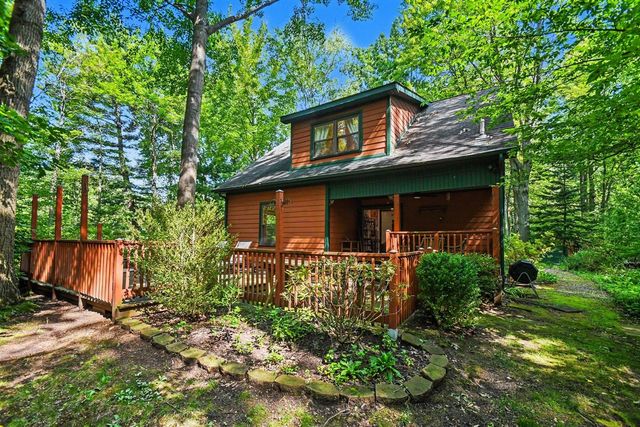 13189 Three Oaks Road, Sawyer, MI 49125