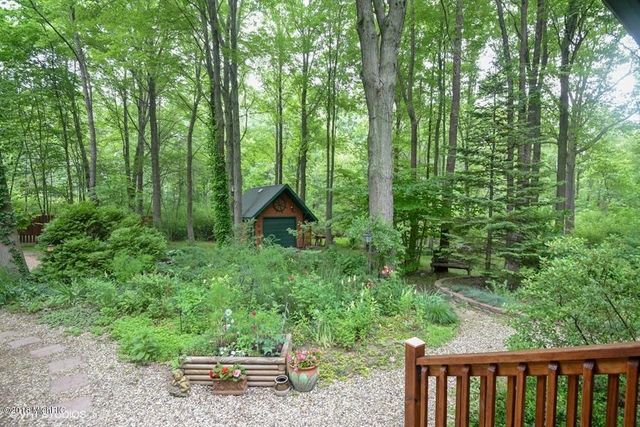13189 Three Oaks Road, Sawyer, MI 49125