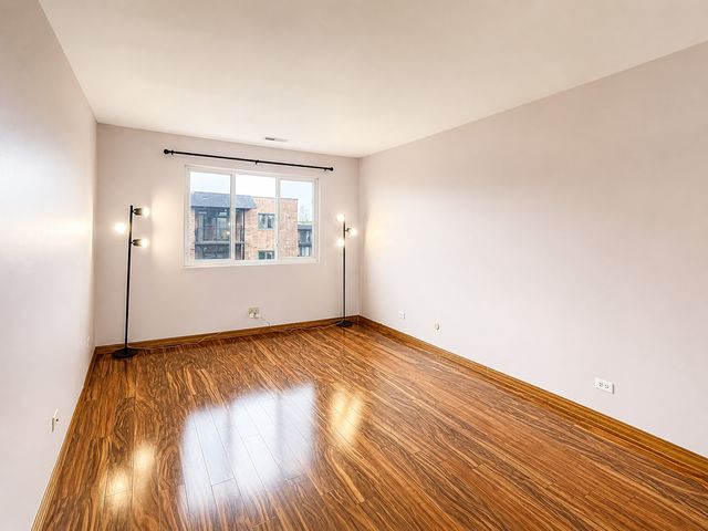 9395 LANDINGS Lane 602, Des Plaines, IL 60016
