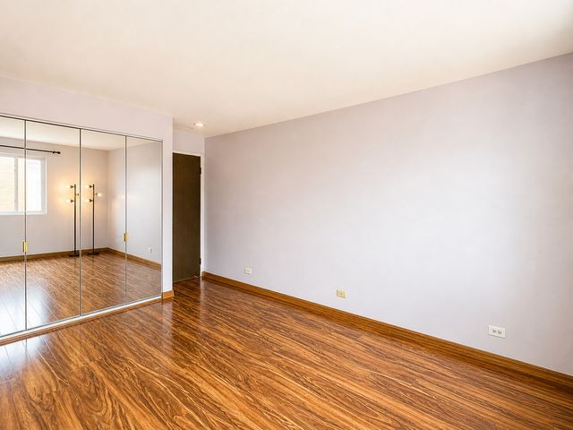9395 LANDINGS Lane 602, Des Plaines, IL 60016