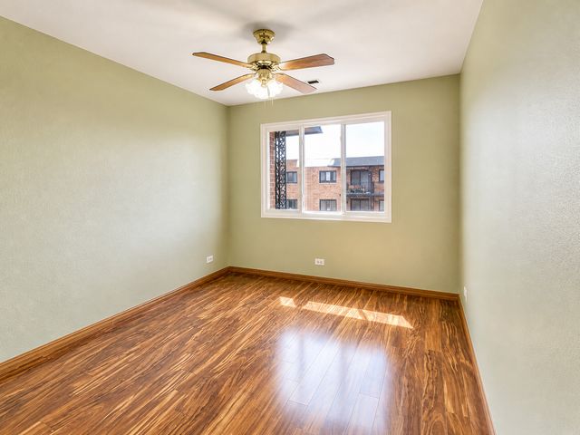 9395 LANDINGS Lane 602, Des Plaines, IL 60016