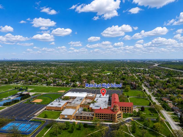 9395 LANDINGS Lane 602, Des Plaines, IL 60016