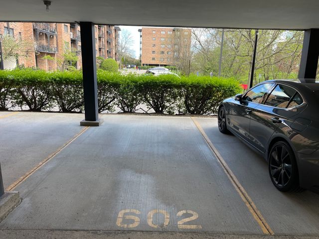 9395 LANDINGS Lane 602, Des Plaines, IL 60016