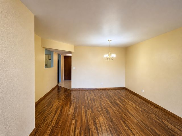 9395 LANDINGS Lane 602, Des Plaines, IL 60016