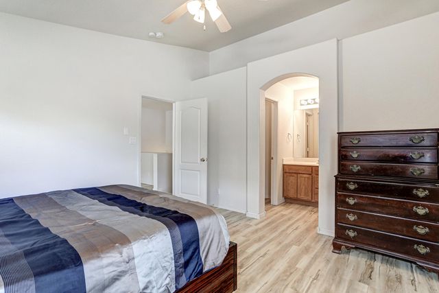 5615 Valle Alegre Road NW, Albuquerque, NM 87120