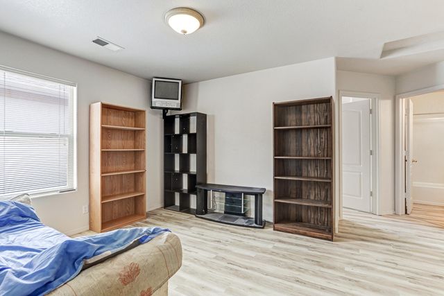 5615 Valle Alegre Road NW, Albuquerque, NM 87120