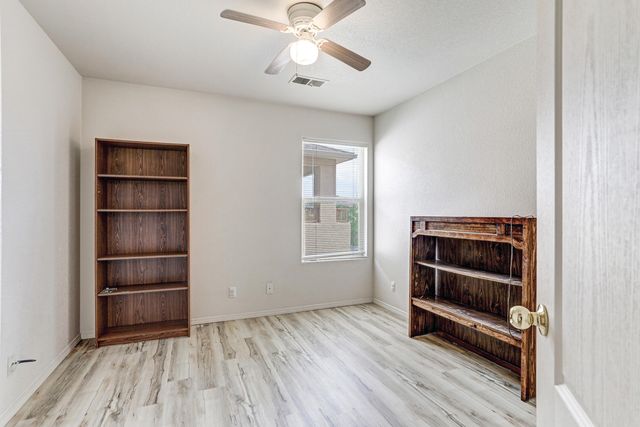 5615 Valle Alegre Road NW, Albuquerque, NM 87120