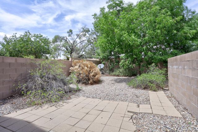 5615 Valle Alegre Road NW, Albuquerque, NM 87120
