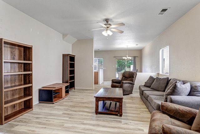 5615 Valle Alegre Road NW, Albuquerque, NM 87120