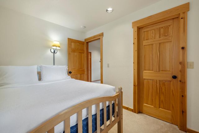 4647 Marsh Hawk Drive, Klamath Falls, OR 97601