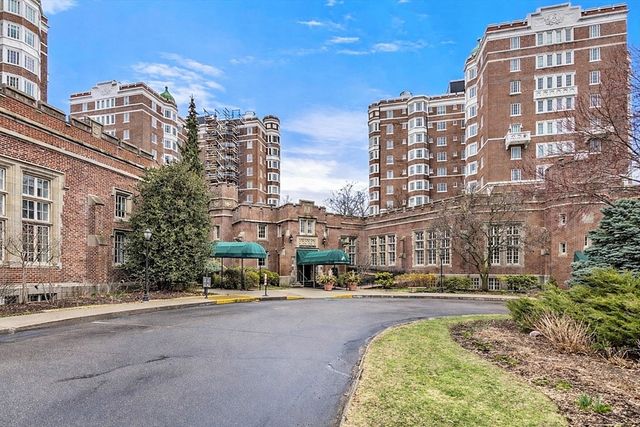 20 Chapel St B309, Brookline, MA 02446