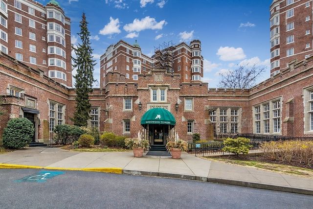 20 Chapel St B309, Brookline, MA 02446