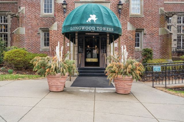 20 Chapel St B309, Brookline, MA 02446