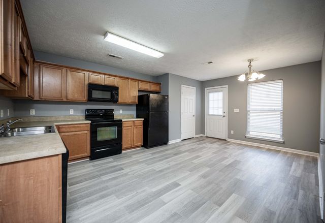 1214 Timber Creek Dr, Murfreesboro, TN 37128