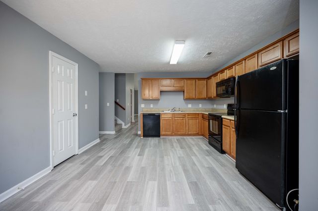 1214 Timber Creek Dr, Murfreesboro, TN 37128