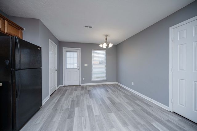 1214 Timber Creek Dr, Murfreesboro, TN 37128