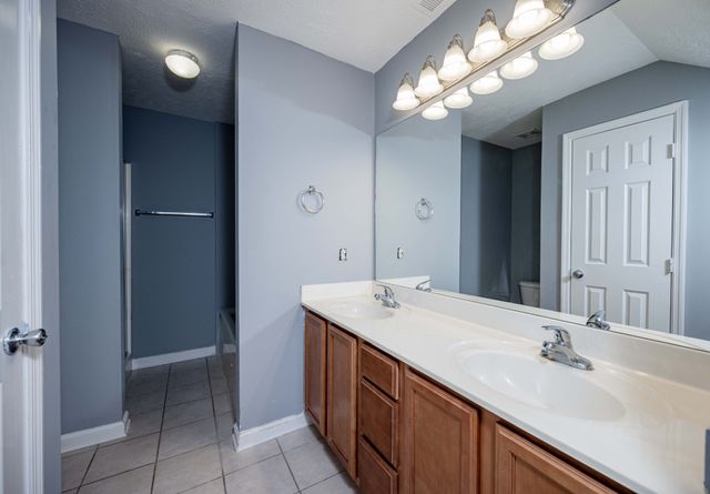 1214 Timber Creek Dr, Murfreesboro, TN 37128