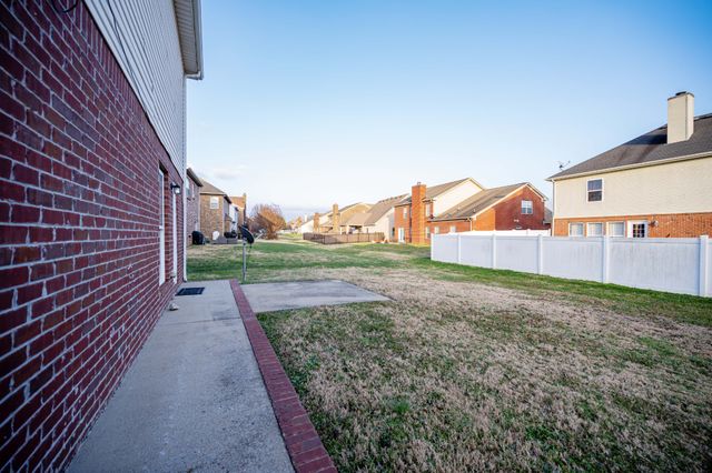 1214 Timber Creek Dr, Murfreesboro, TN 37128