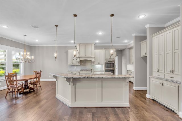 118 Pine Bluff Drive, Montgomery, TX 77356