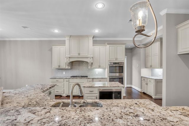 118 Pine Bluff Drive, Montgomery, TX 77356