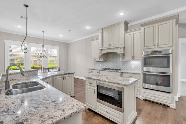 118 Pine Bluff Drive, Montgomery, TX 77356