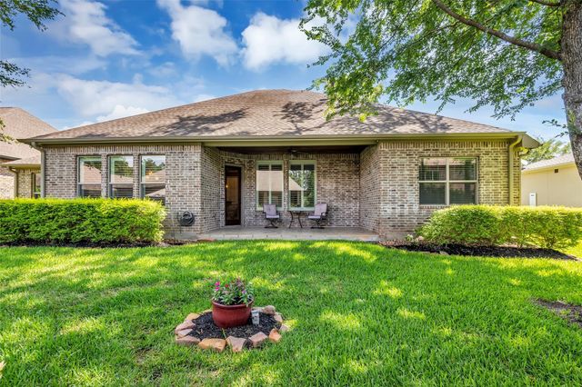 118 Pine Bluff Drive, Montgomery, TX 77356