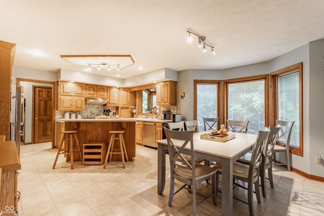 709 Pleasant Point Circle, Cicero, IN 46034