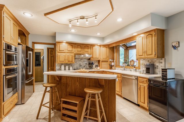 709 Pleasant Point Circle, Cicero, IN 46034