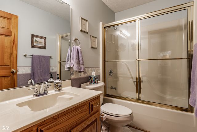 709 Pleasant Point Circle, Cicero, IN 46034