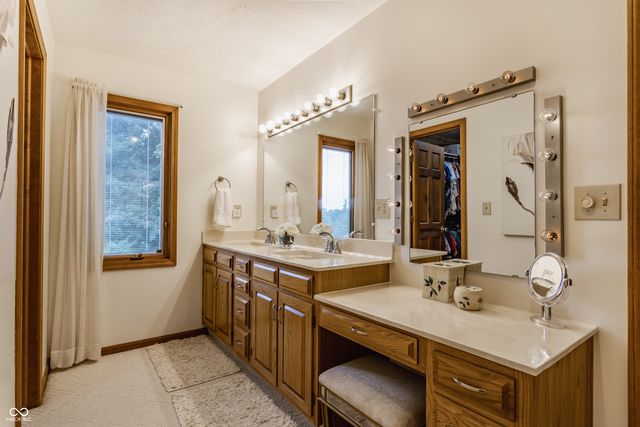 709 Pleasant Point Circle, Cicero, IN 46034