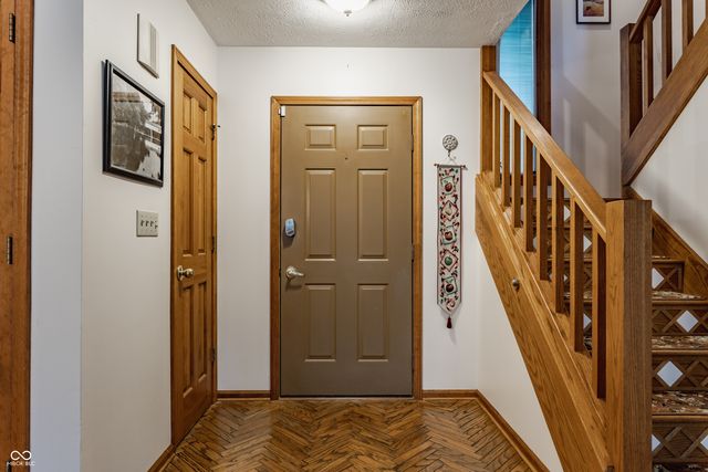 709 Pleasant Point Circle, Cicero, IN 46034