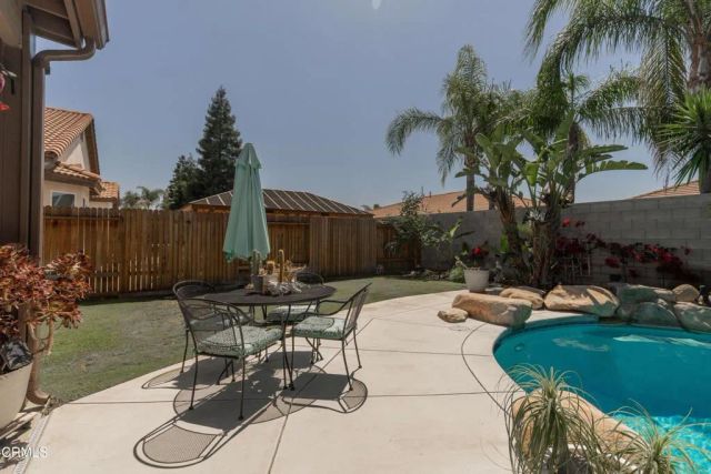 10009 Carbondale Street, Bakersfield, CA 93314
