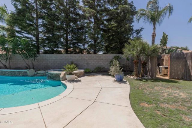 10009 Carbondale Street, Bakersfield, CA 93314