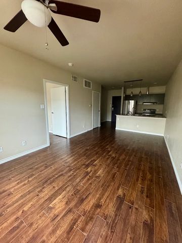 1100 W Trinity Mills Road 3010, Carrollton, TX 75006