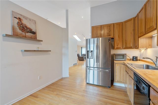 9 Nursery Lane, Syracuse, NY 13210