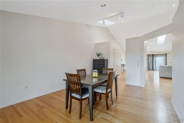 9 Nursery Lane, Syracuse, NY 13210