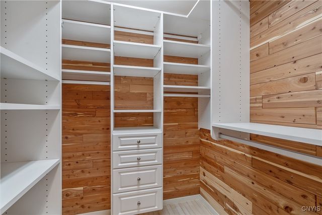 9 Nursery Lane, Syracuse, NY 13210