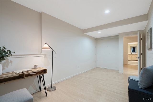 9 Nursery Lane, Syracuse, NY 13210