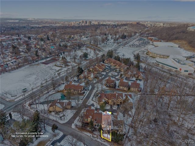 9 Nursery Lane, Syracuse, NY 13210