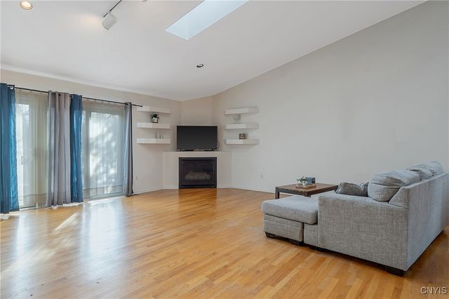 9 Nursery Lane, Syracuse, NY 13210