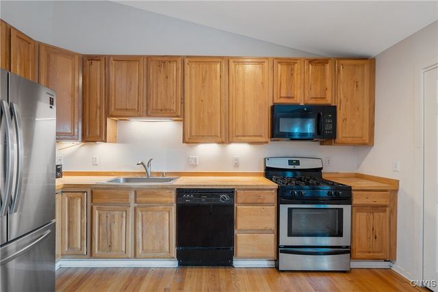 9 Nursery Lane, Syracuse, NY 13210